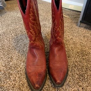 Laredo cowgirl boots